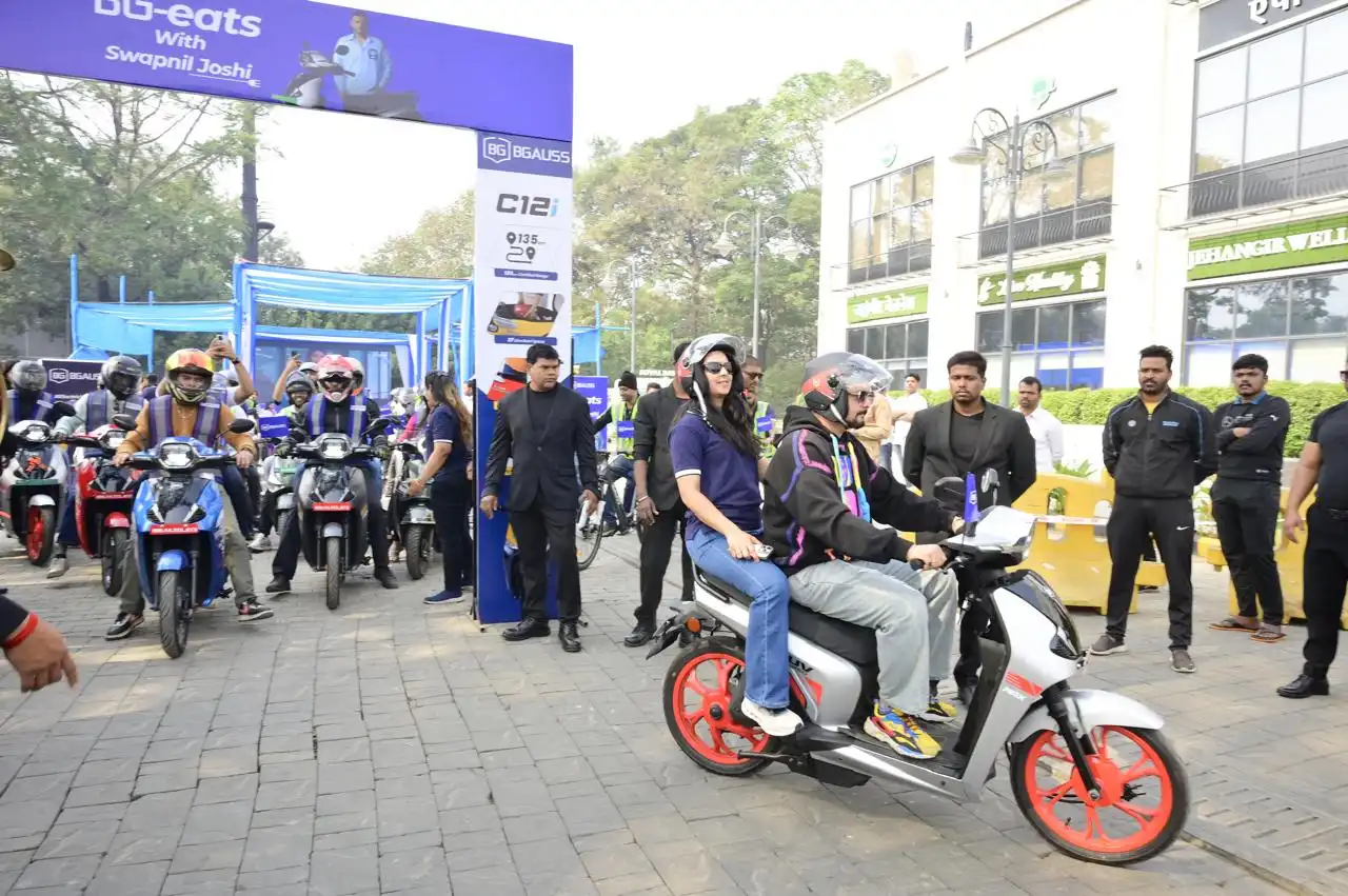 Swapnil Joshi Leads BGauss Customer Handover, Food Trail in Pune
