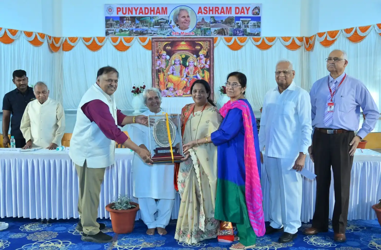 ‘Punyadham Humanitarian Service Award’ conferred on Mamata Sindhutai Sapakal