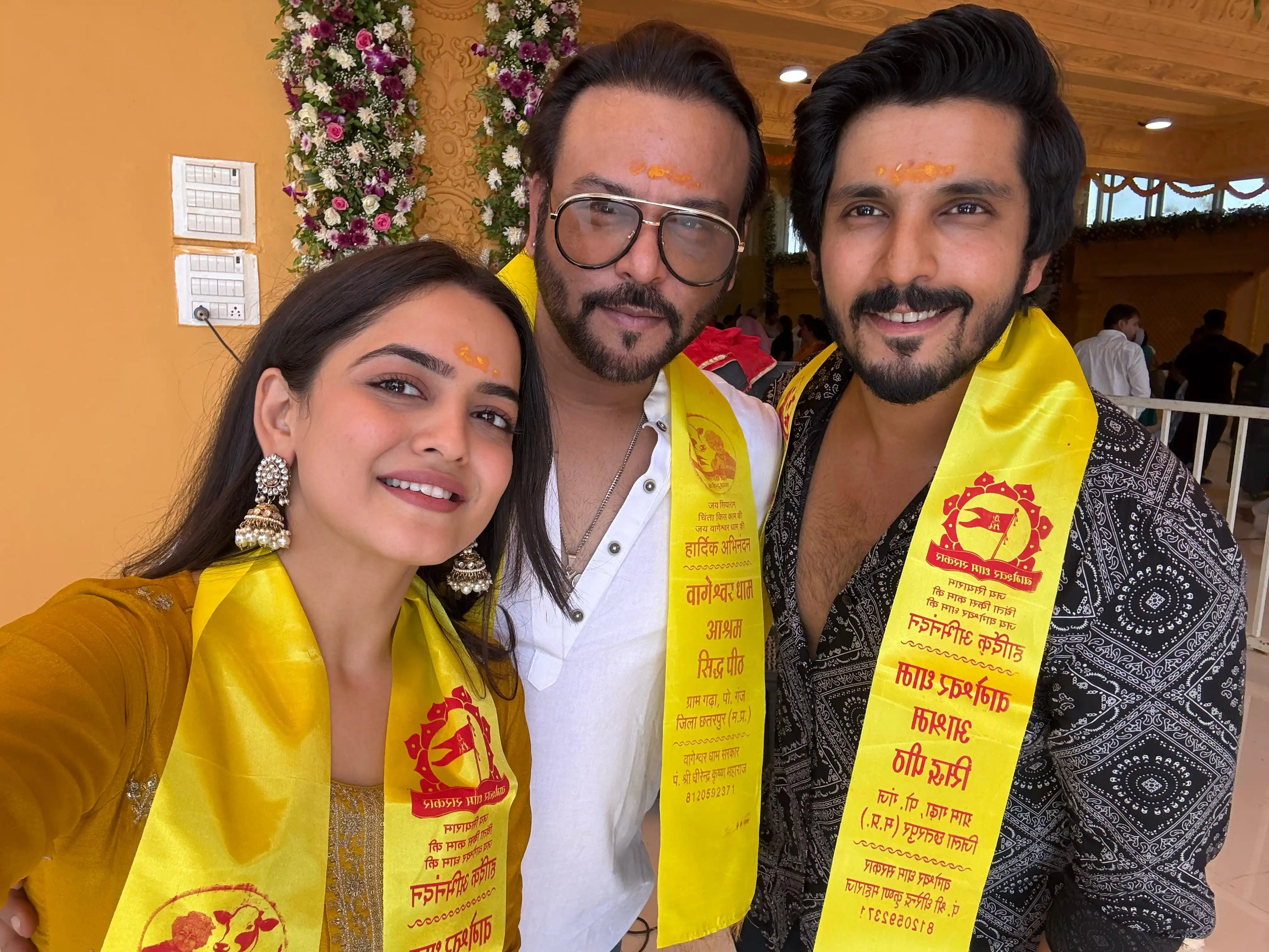 Producer Rahul Kumar Tewary Meets Bageshwar Baba with Udne Ki Aasha Lead Cast