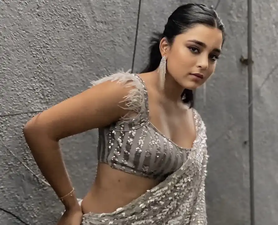 Sumbul Touqeer Wins Hearts With Aaj Sach Bolungi