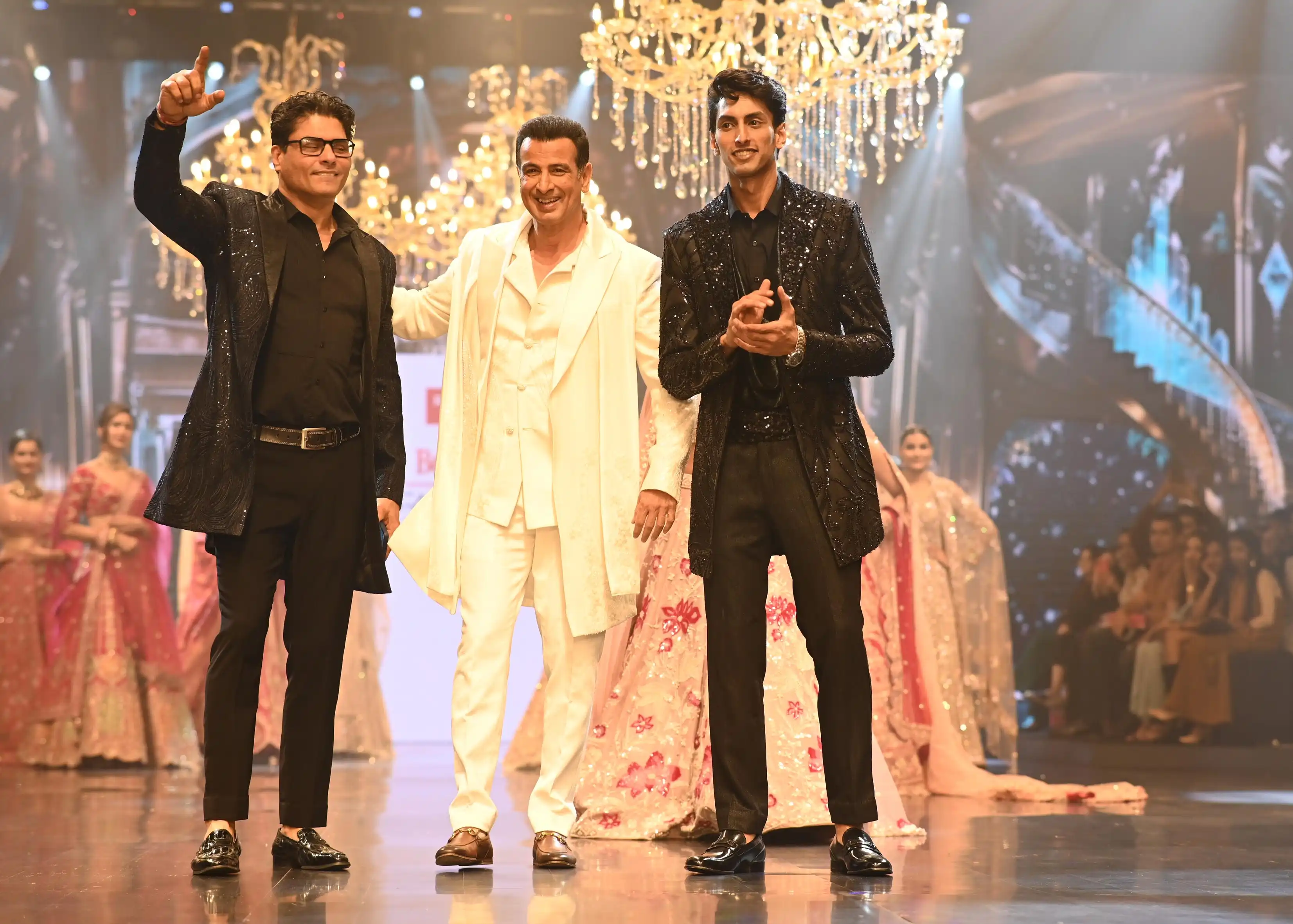 Reshma & Riyaz Gangji Libas closed day 1 with a spectacular finale at the Bombay Times Fashion Week 