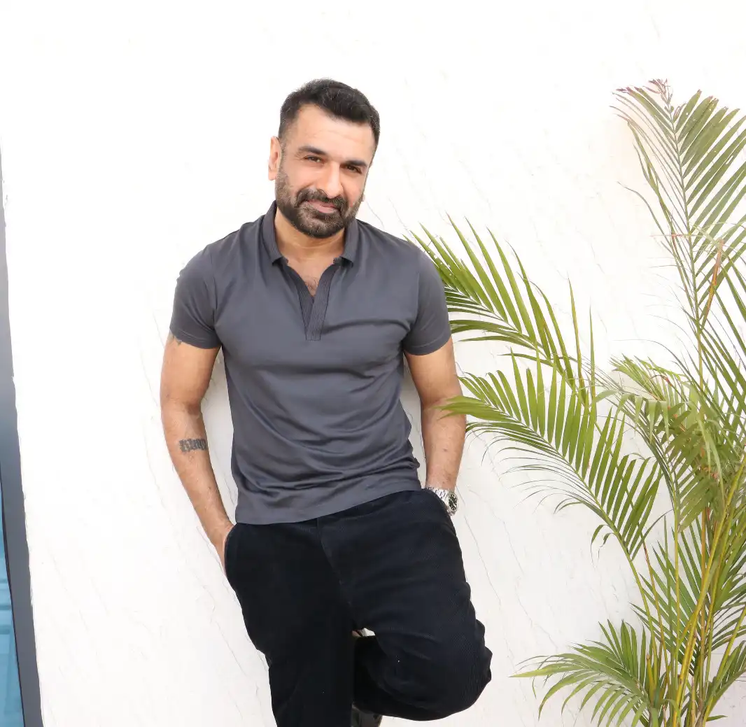   Eijaz Khan Spotted at Luft The Air: Sporting a Stylish New Look
