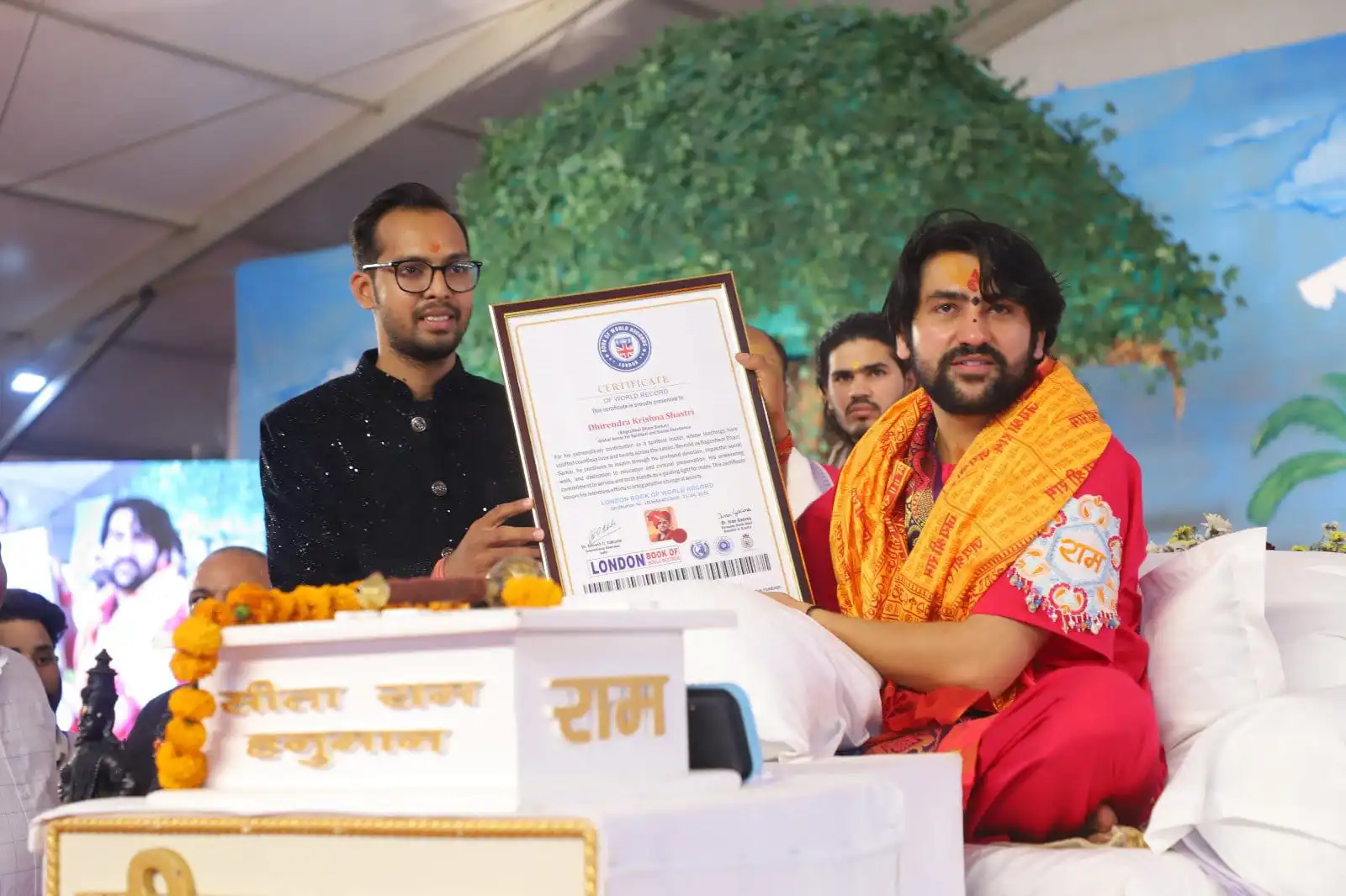 Kartik Paliwal from London Book of World Records Felicitates Bageshwar Dham Sarkar