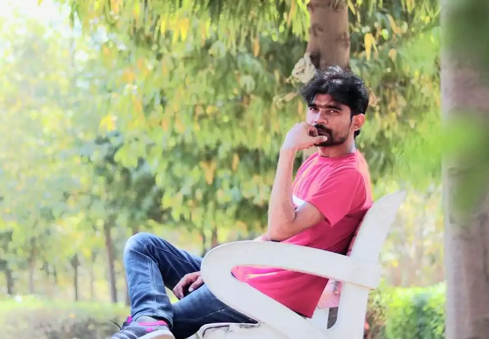 Meet Qaseem Haider Qaseem, the Poet Behind 'Tajjub Hai'