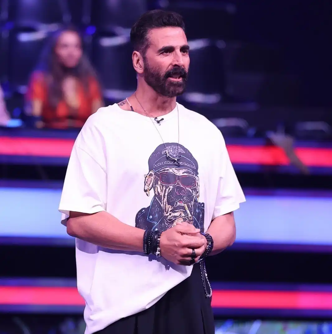 Akshay Kumar Recalls His Teacher’s Discipline in Heartwarming Reunion with School Junior