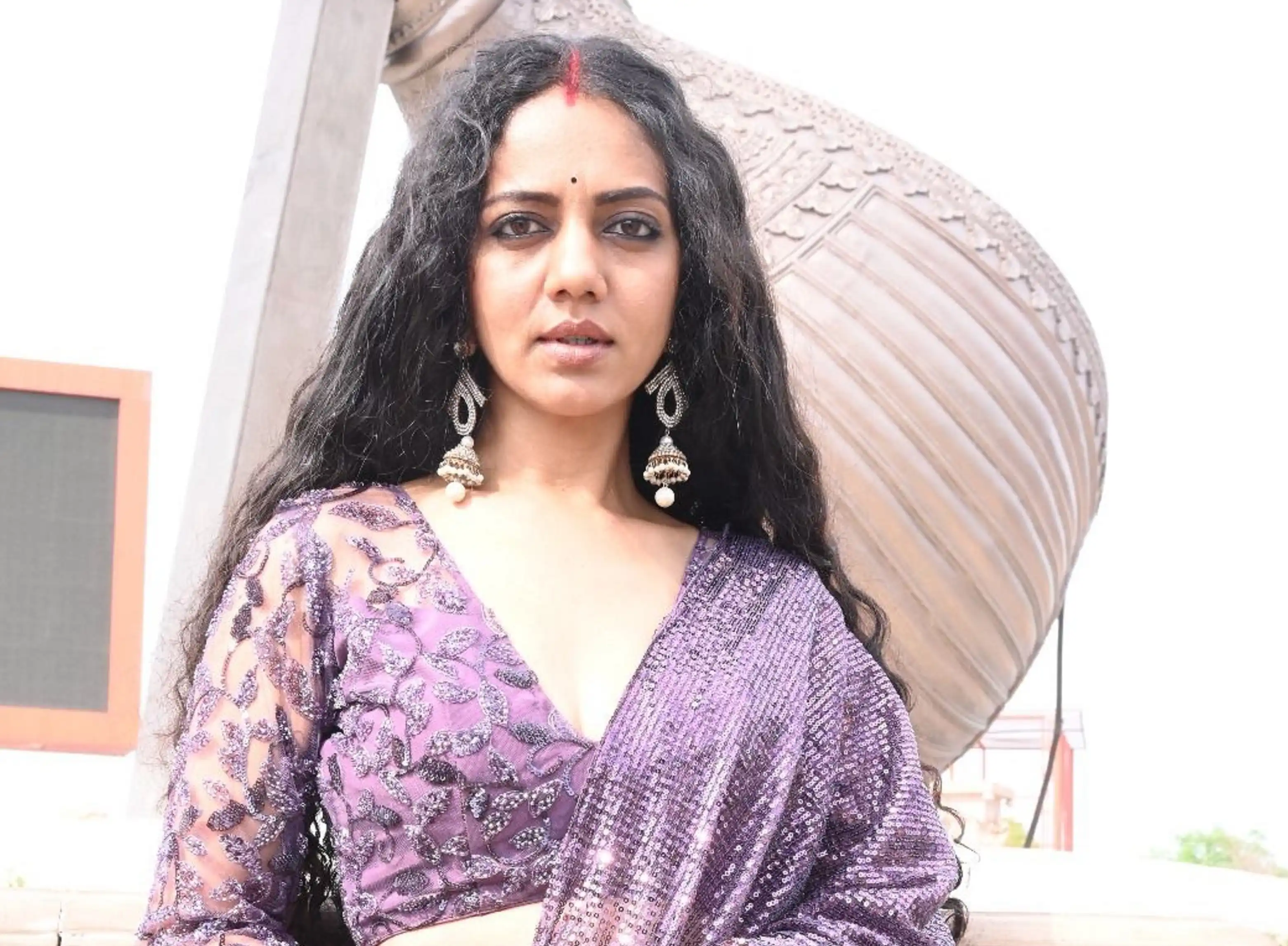 Actors share fashion tips for New Year parties!