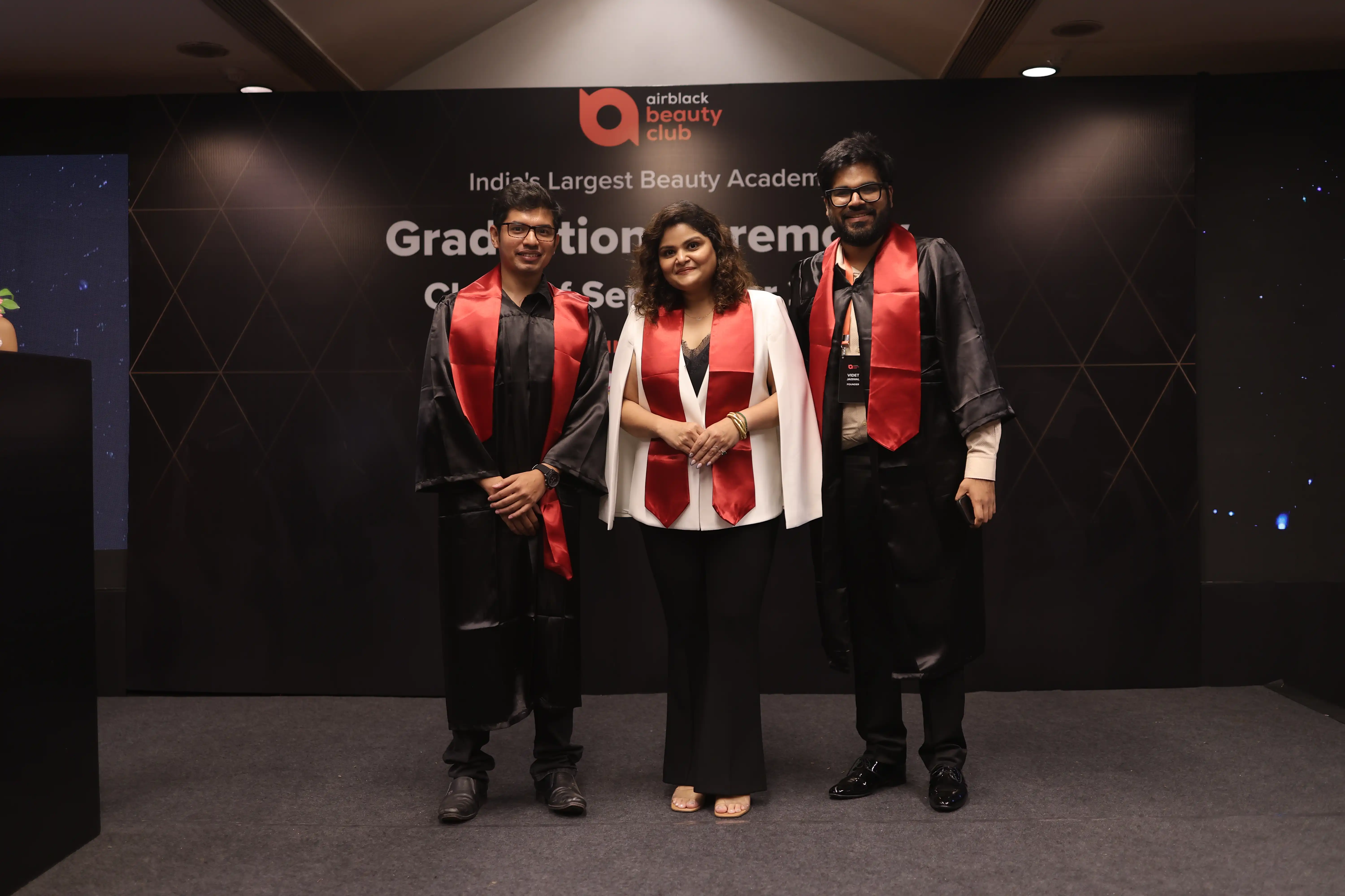Airblack holds India's Largest Beauty Graduation Ceremony celebrating 800 Make-Up Artists graduating from 300 Cities 