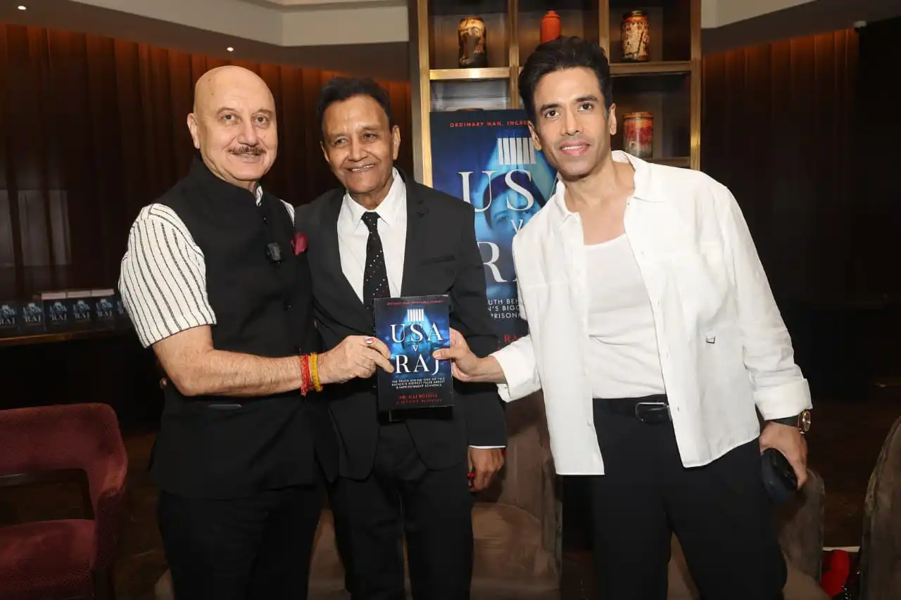 Anupam Kher & Tusshar Kapoor Unveil Dr Raj Bothra’s Book USA v Raj