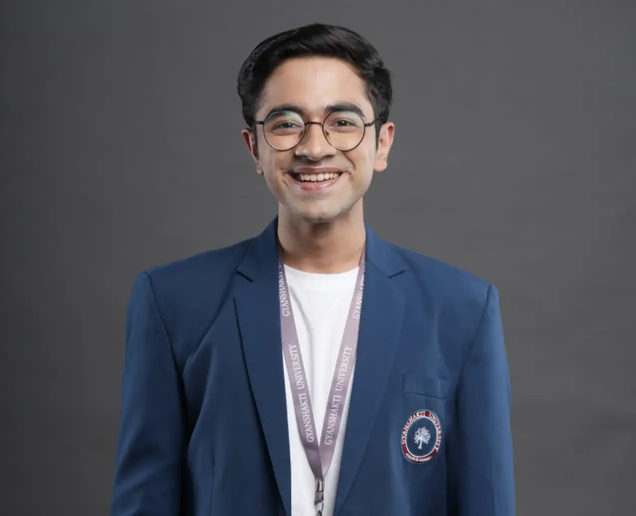 Ronit Ashra: Nikhil Saxena: From Awkward Nerd to Fan Favourite 