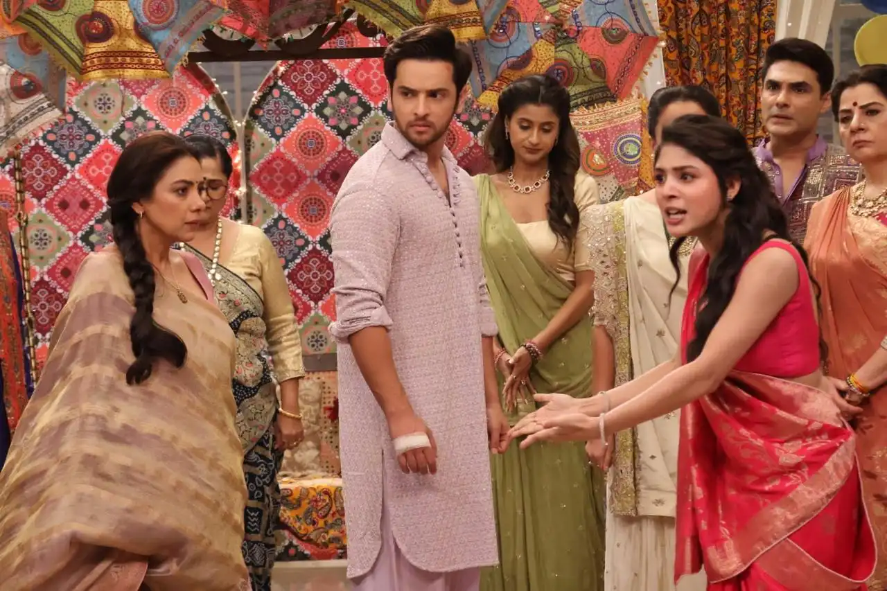 Prem Declares War Against Anupama As Saavi’s Café Finally Opens