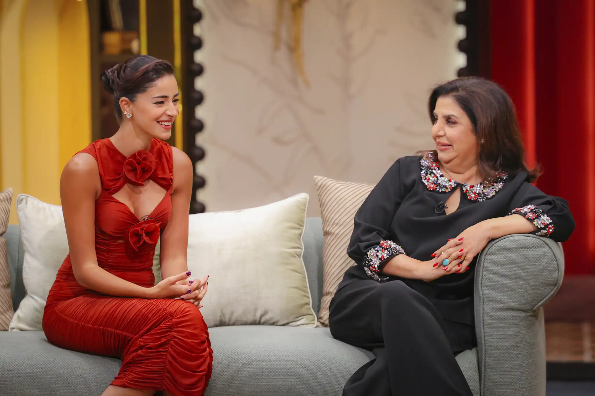 What! Ananya Panday Lost A Role To An  Influencer? And Farah Khan and Himesh Reshammiya Go For Movie Dates?