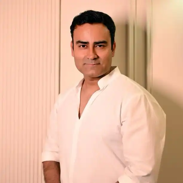 Sudhanshu Rai Unveils First Look of Detective Boomrah and the KillerR