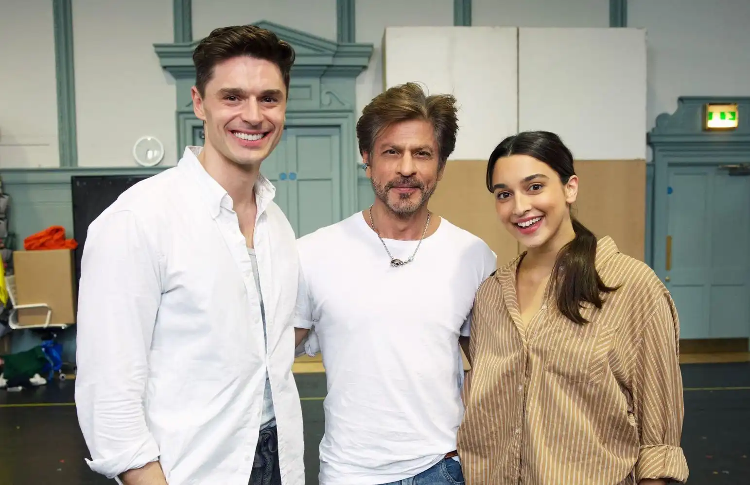 Shah Rukh Khan Visits Aditya Chopra’s Come Fall in Love – The DDLJ Musical Rehearsals in London