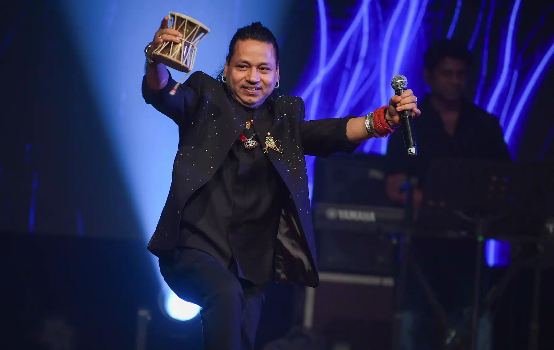Kailash Kher Celebrates His Birthday by Lighting the Path for Emerging Artists