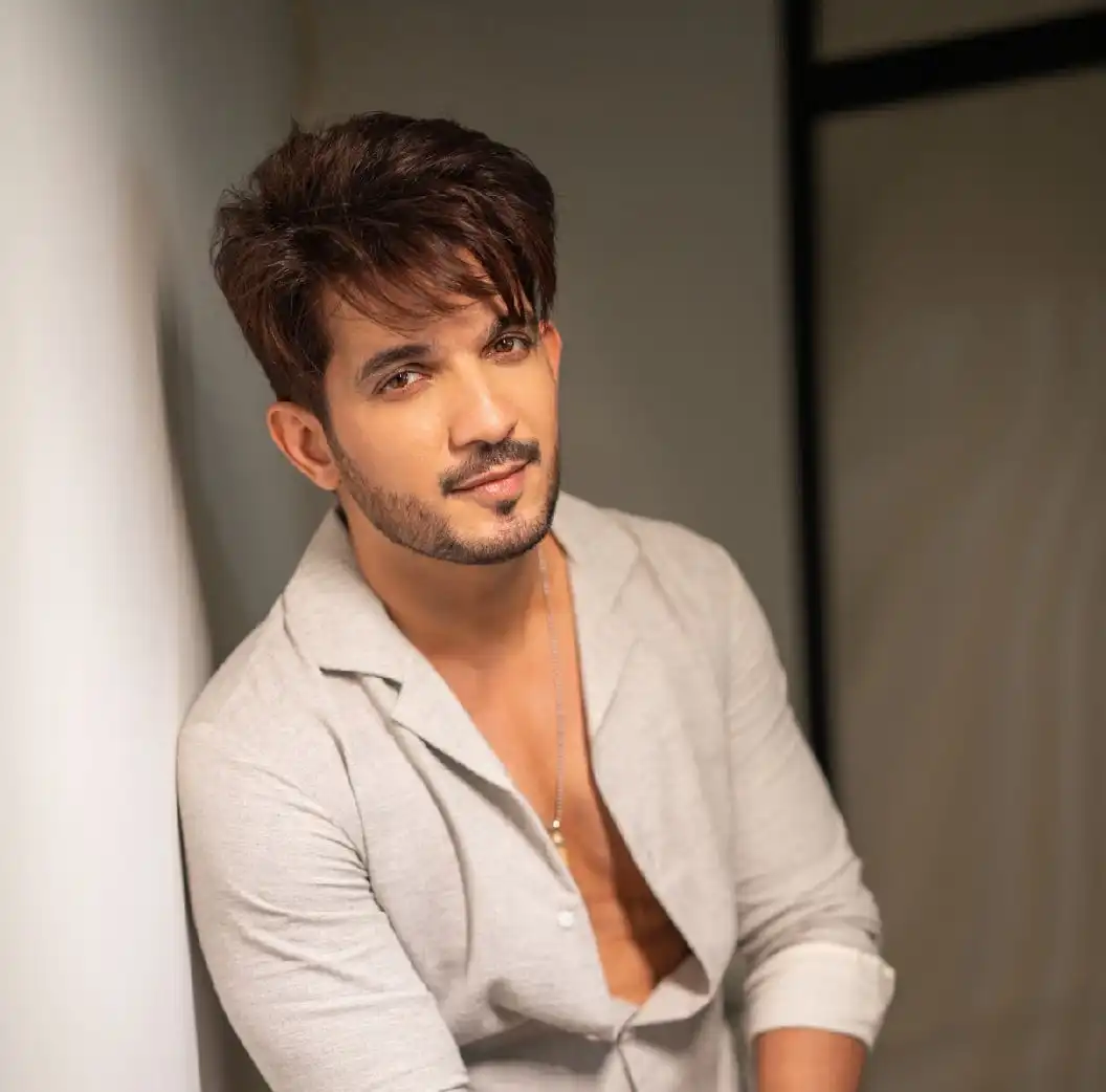 Arjun Bijlani’s Gentlemanly Gesture Wins Hearts in Rise & Fall Premiere