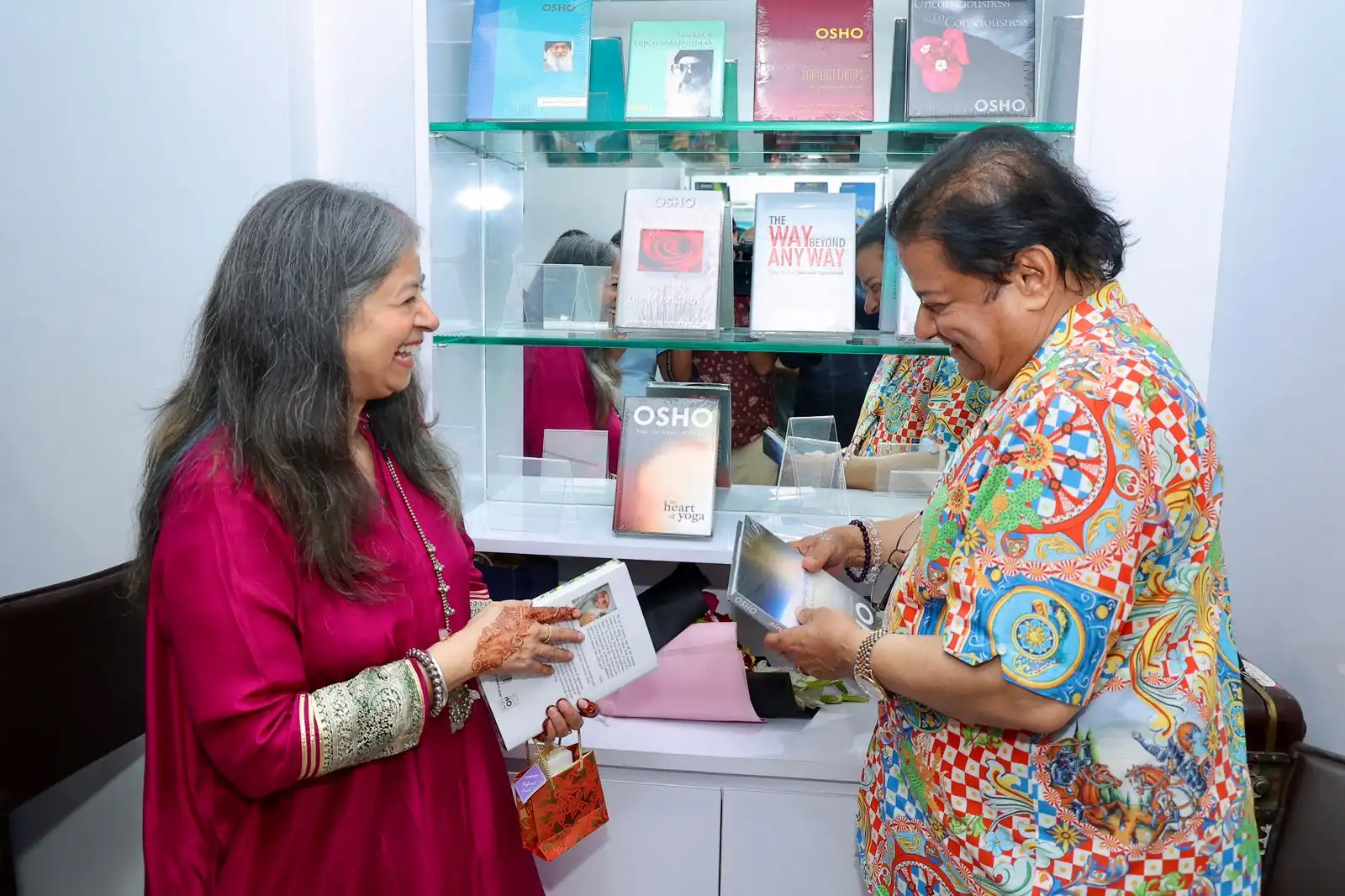 Osho’s first bookstore in Mumbai, Osho Glimpse