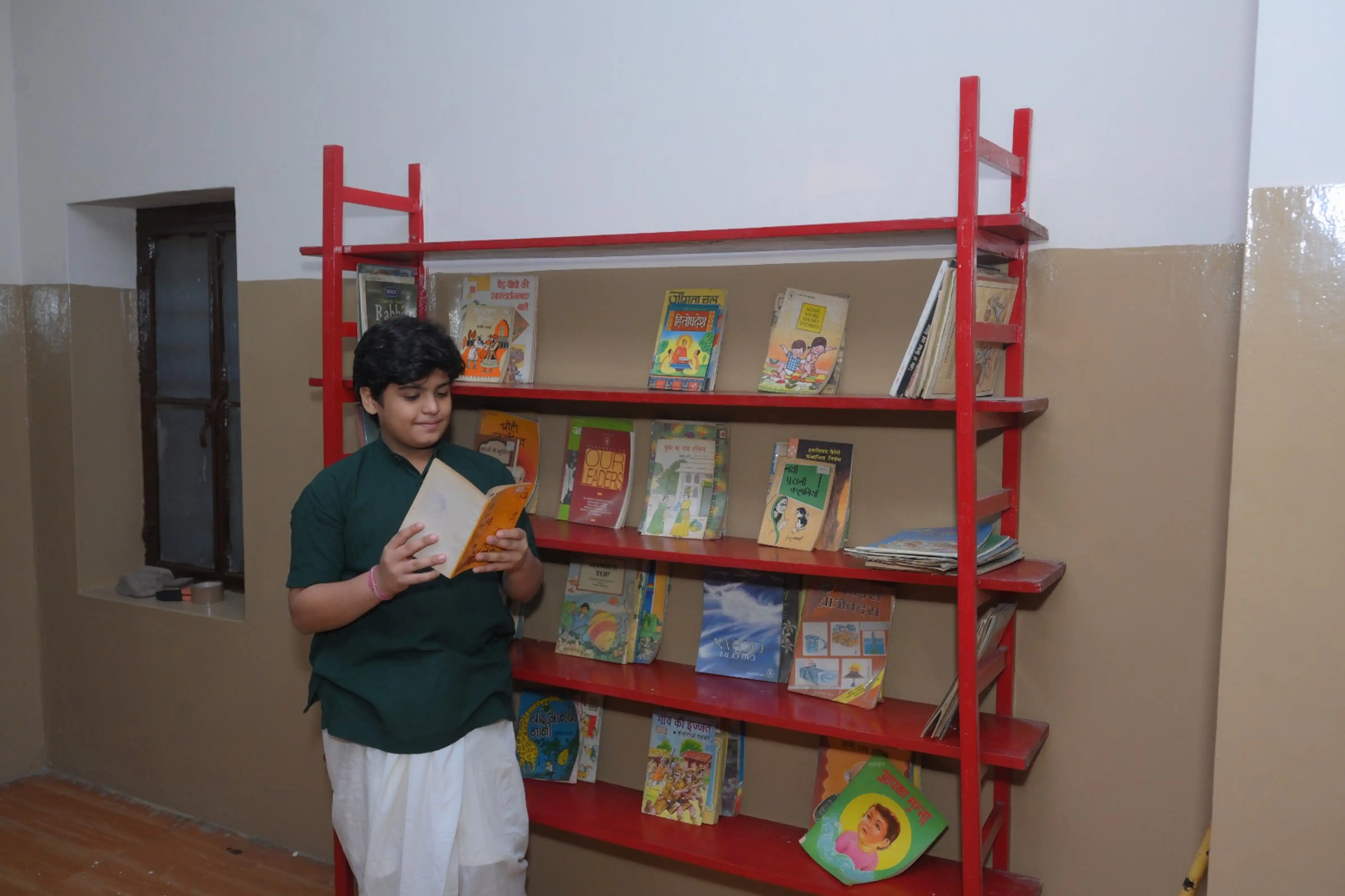 Actor Aayudh Bhanushali Celebrates First Anniversary of &TV’s Atal in Gwalior, Madhya Pradesh!