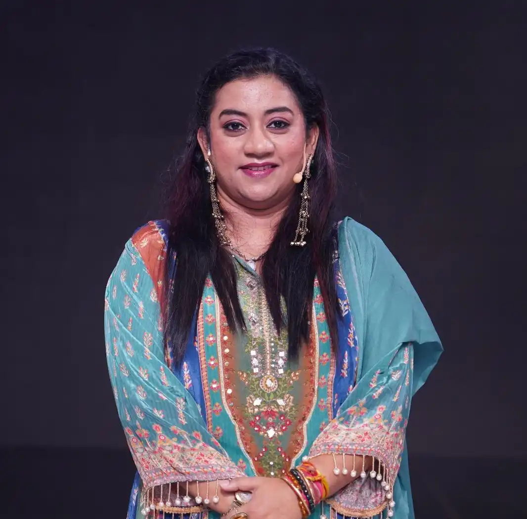 Rinhee: Chanting the Sita Ram mantra and reciting the Hanuman Chalisa is auspicious