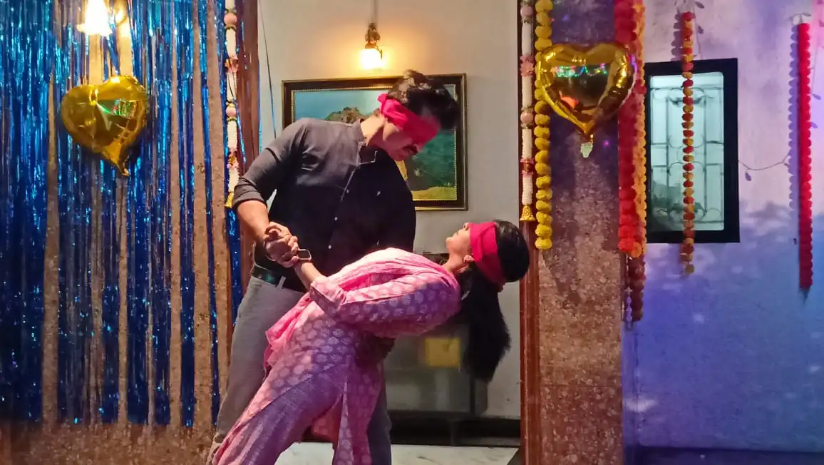 Appi Amchi Collector: Amol Prepares to Welcome the New Year