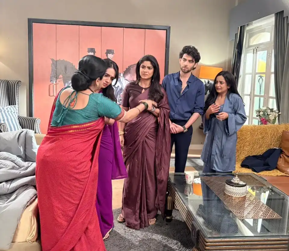 Jagadhatri: Gunjan Goes Missing as Maya Breaks Down