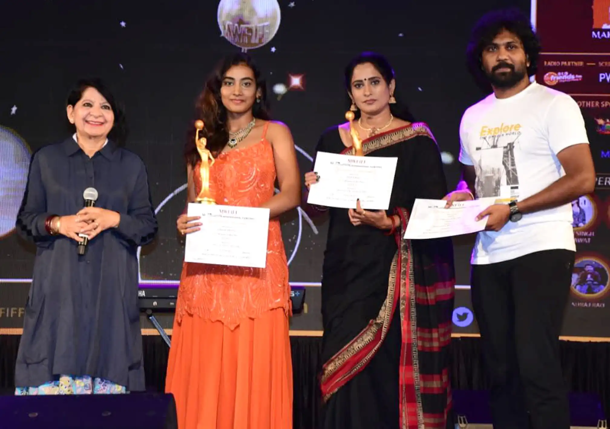  Dilraj Kaur with winners