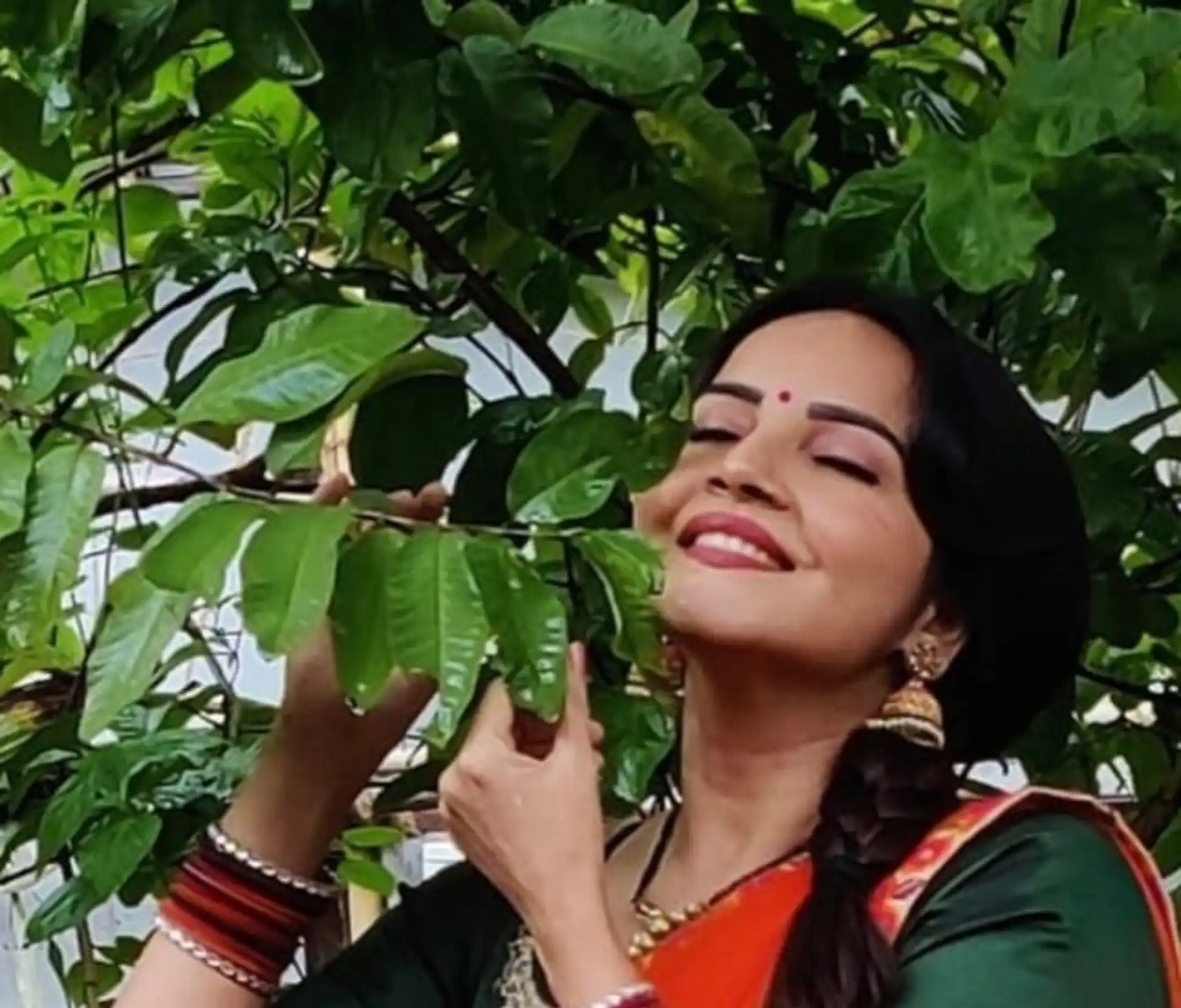 Actors share the Life-Changing Benefits of Indoor Plants!