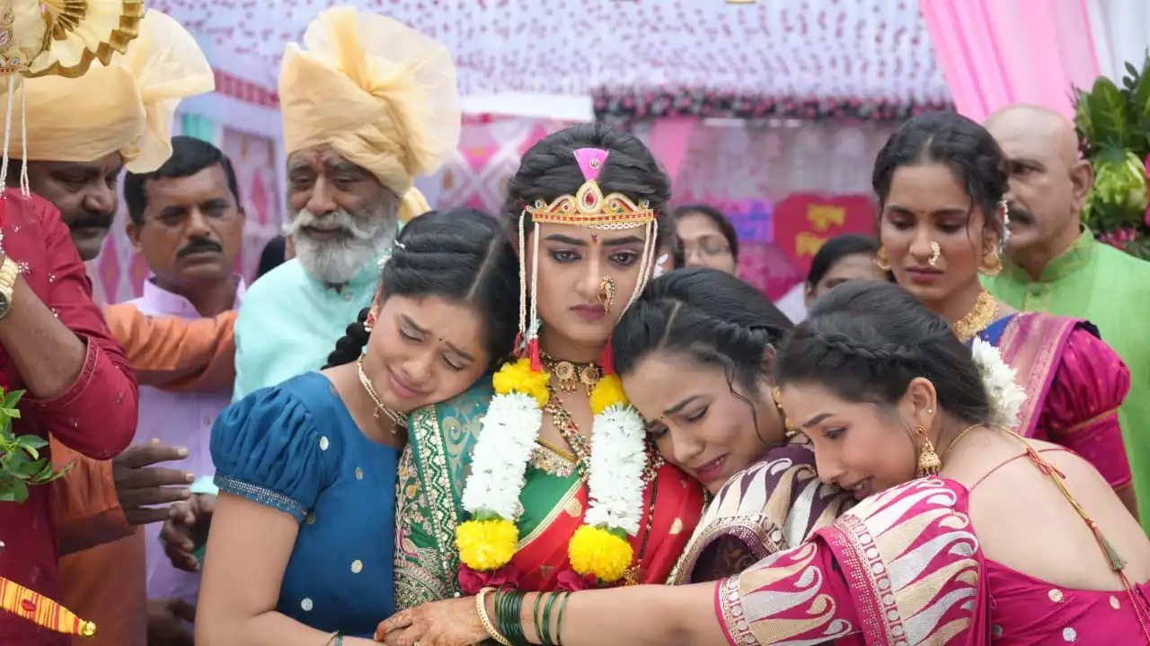 Witness the Struggles of Tulja, Surya, and Teju in Lakhat Ek Amcha Dada