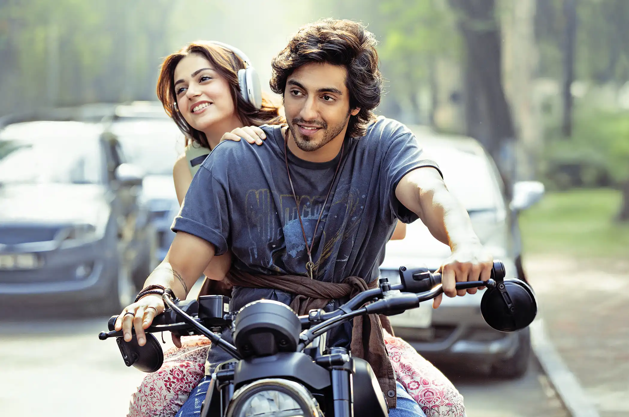 Gen Z's celebrate Ahaan Panday & Aneet Padda by naming a star Saiyaara!