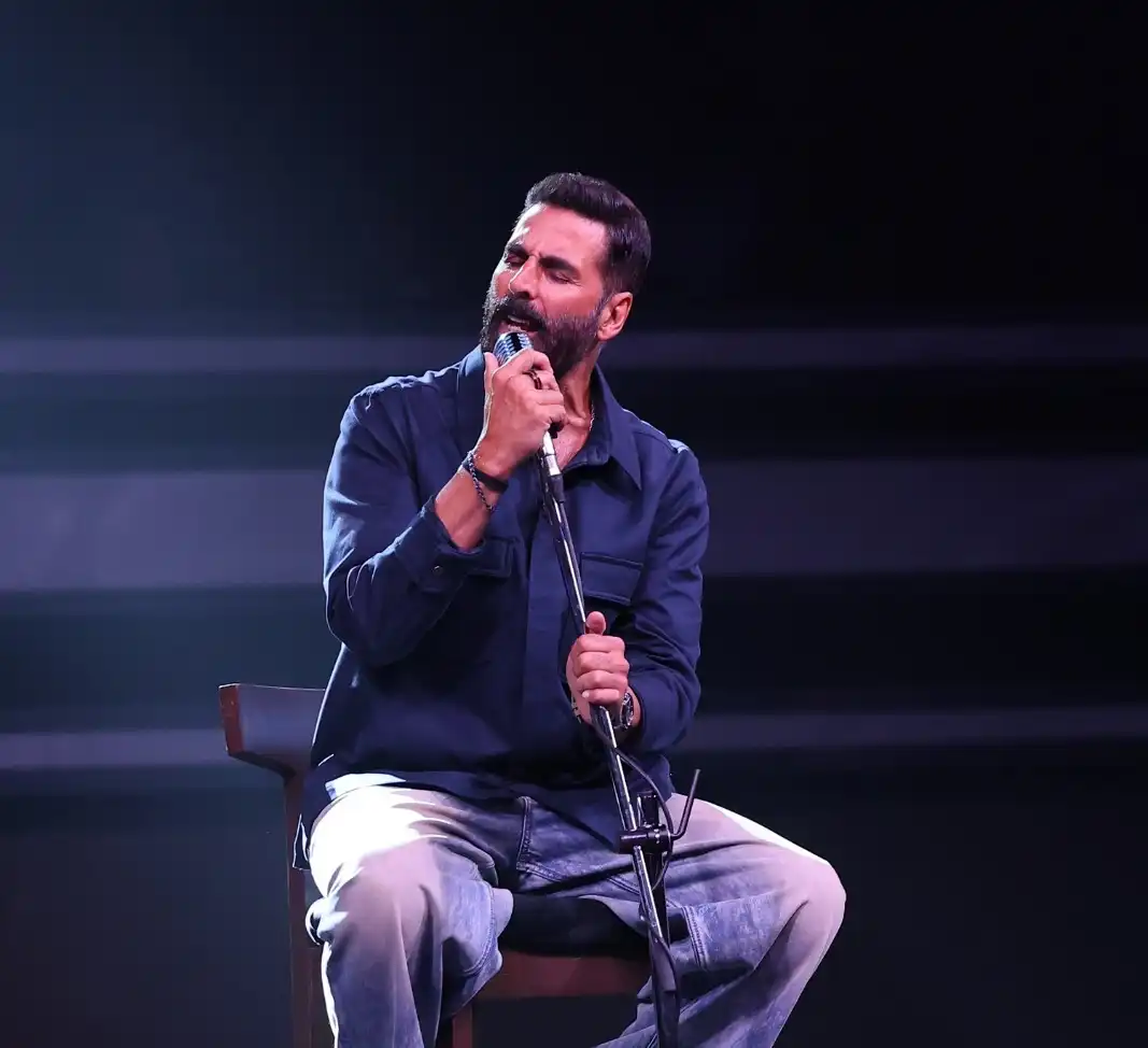 Akshay Kumar’s Secret Mantra to Breaking the Friend Zone