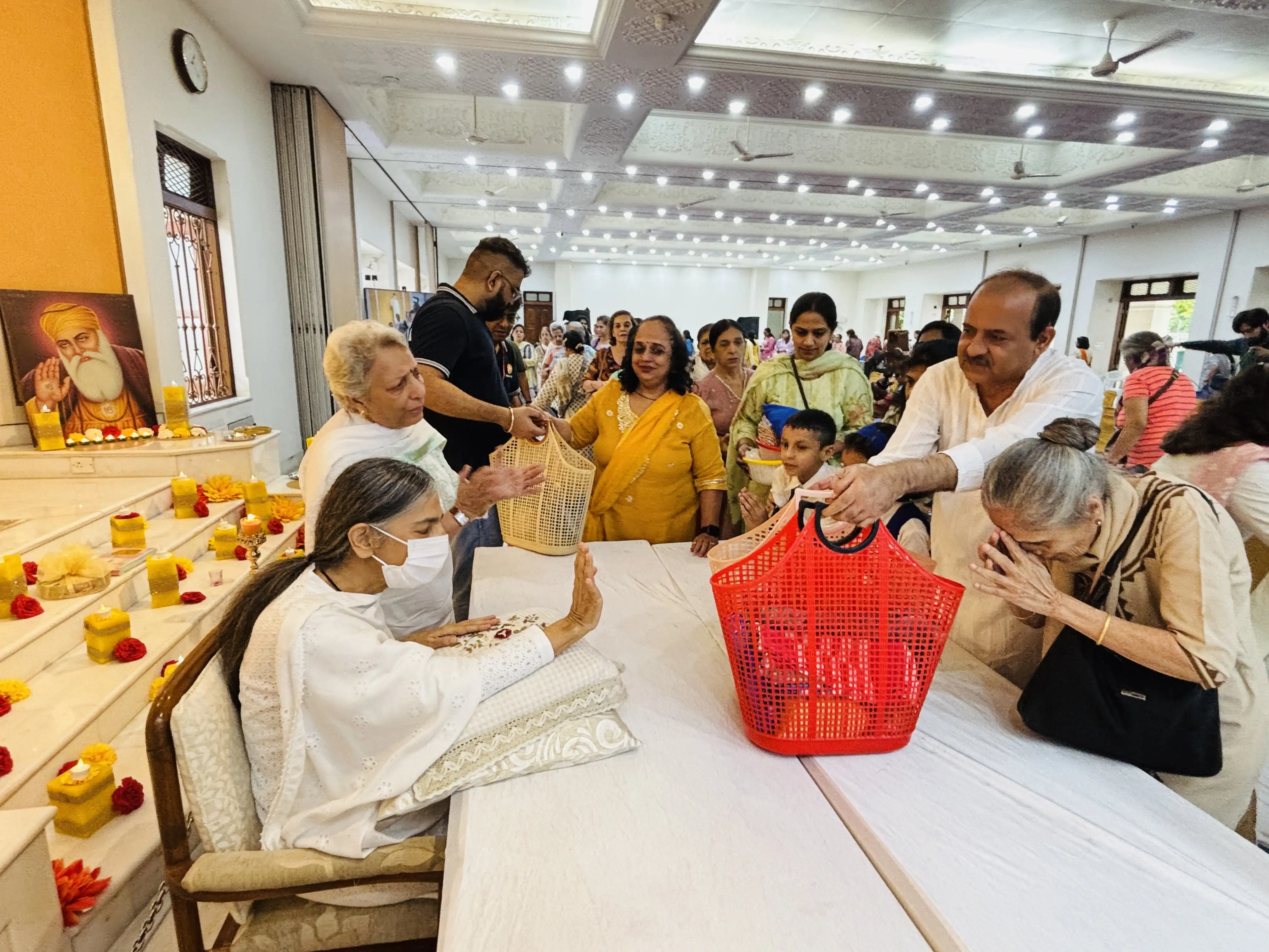 Modikhana Seva by Sadhu Vaswani Mission, Pune, in Celebration of Guru Nanak Jayanti