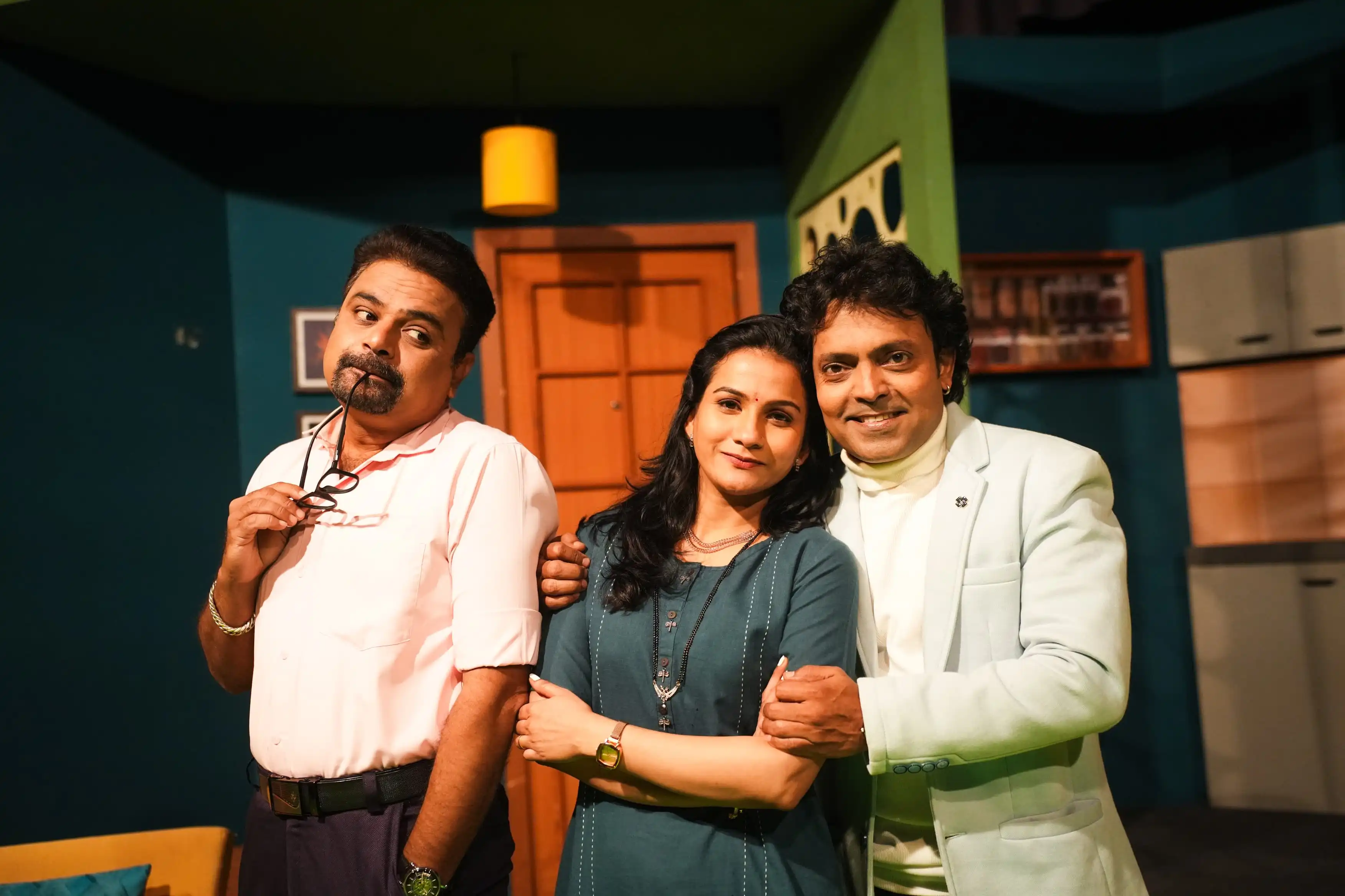 Vote and Enjoy a 50% Discount on the Play Pahile Na Mi Tula!