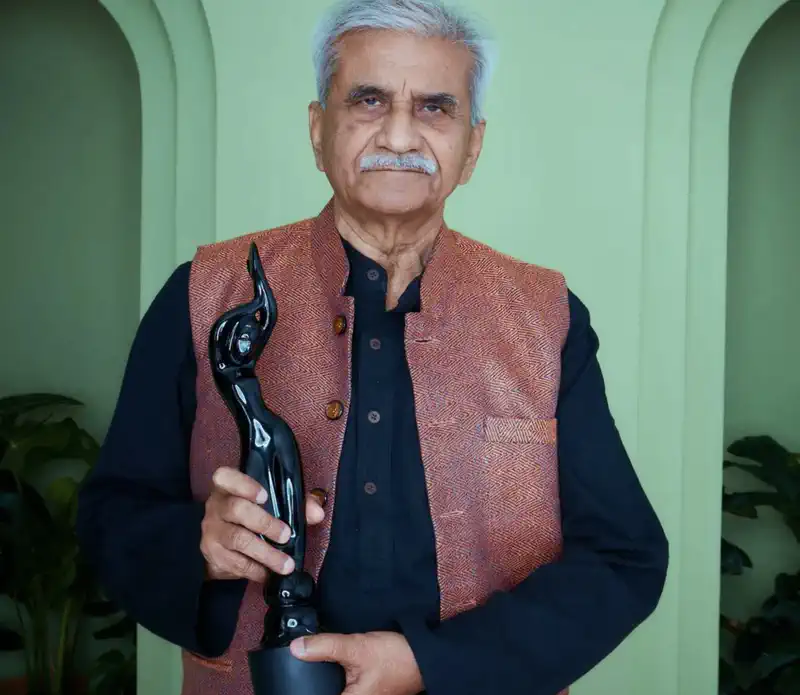 5 Jabbar Patel Movies to Watch on His Birthday