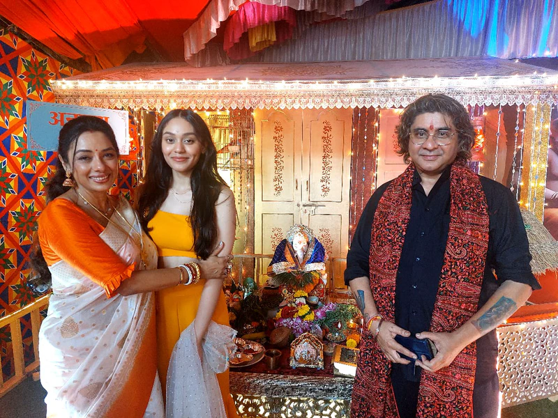 A Divine Gathering: Ganpati Puja at Deepa Shahi and Rajan Shahi's shows