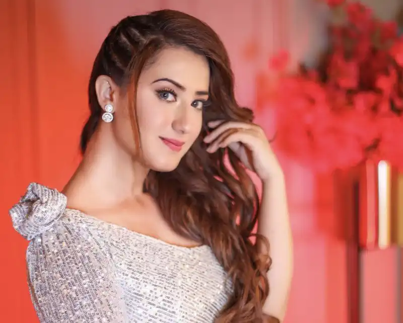 Aalisha Panwar recommends sharing location on social media, only after exiting