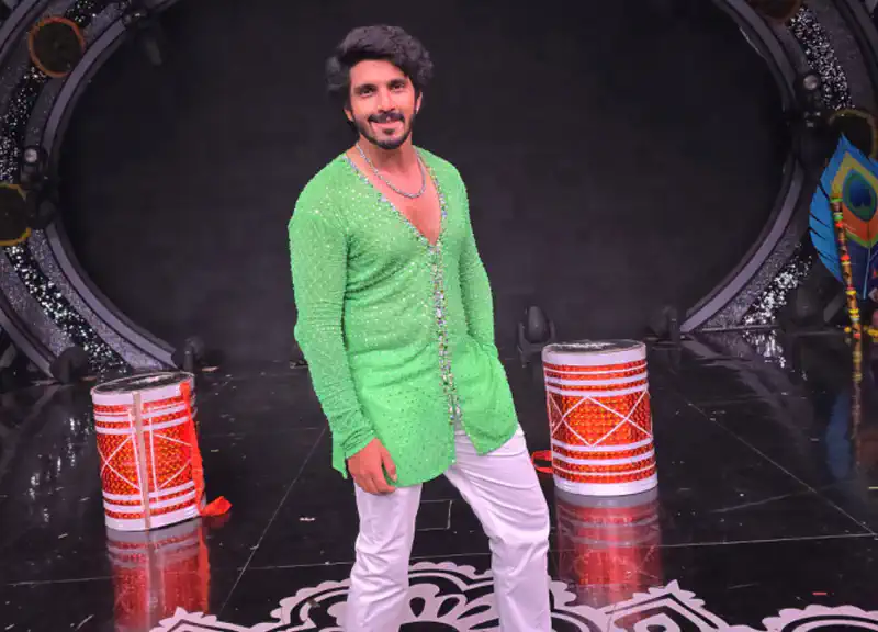 Actor Kanwar Dhillon hosts Jamashtami event