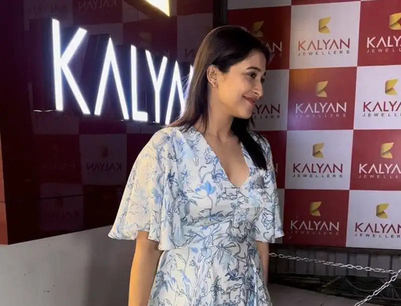 Actor Regina Cassandra indulges in Valentine's Day sparkle at Kalyan Jewellers