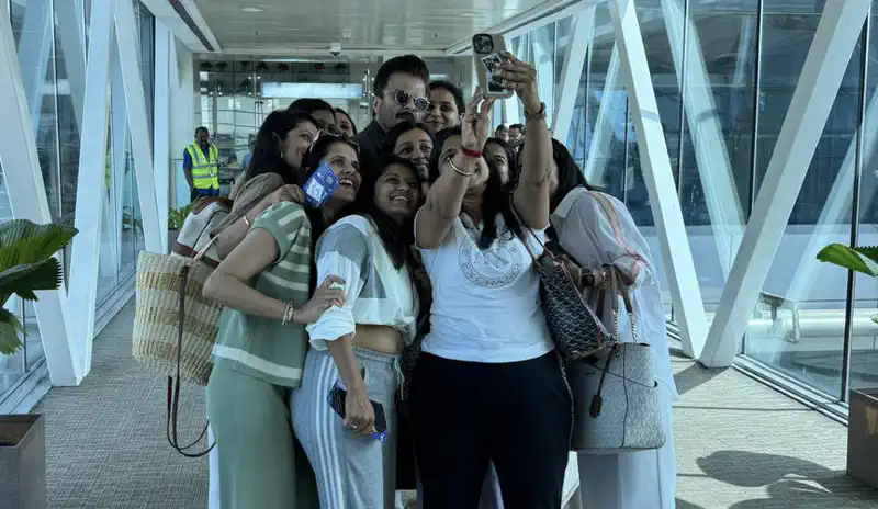 Anil Kapoor gets surrounded by fans in-flight while travelling 