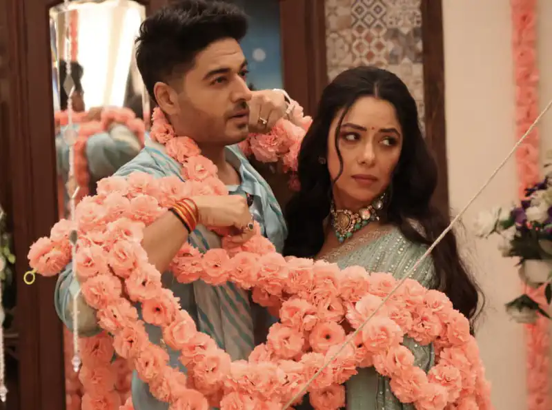 Anupamaa and Anuj's Scene in 'Anupamaa' Steals Hearts Again