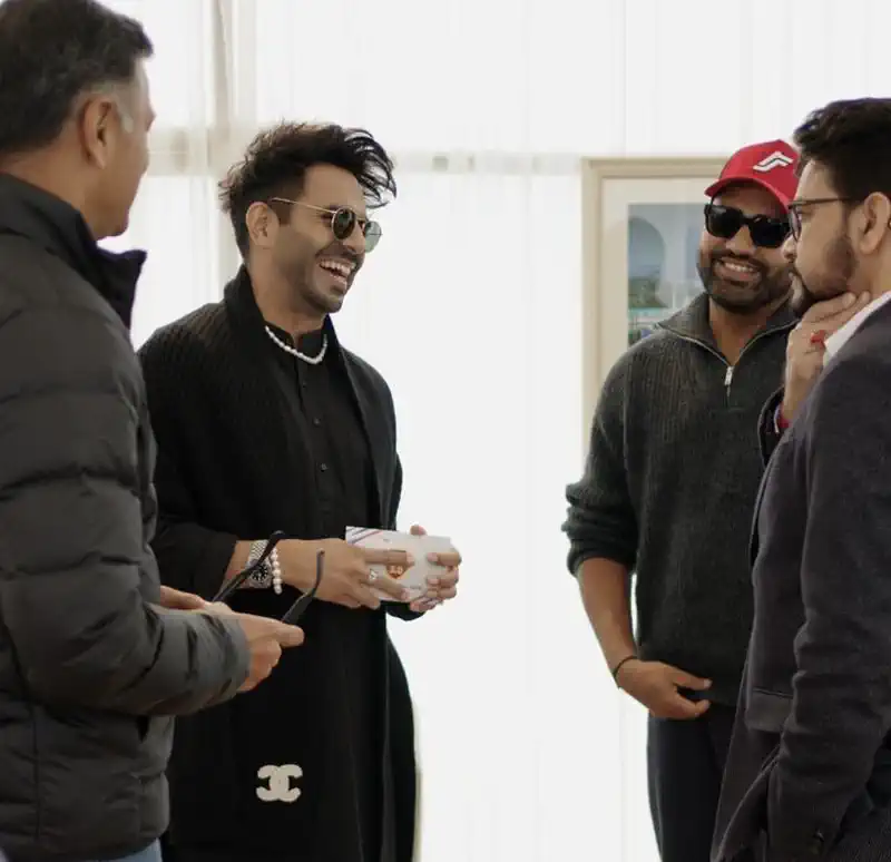  Aparshakti Khurana and Rohit Sharma's Unmissable fun banter Has Audience In Splits