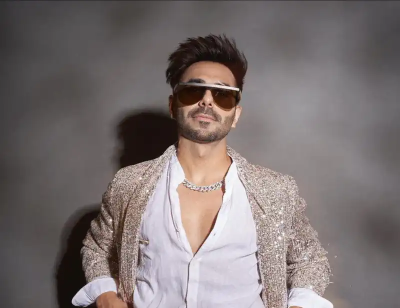 Aparshakti Khurana levels up 'Stree 2' craze; dons shoes that is worthy of all our attention