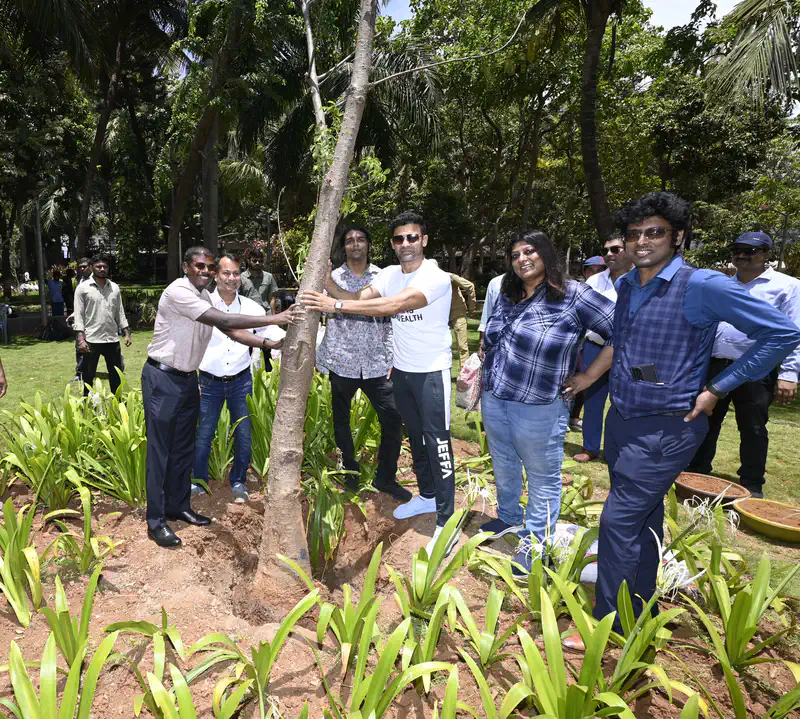 BMC Dy Comm Vishvas Mote and Wrestler Sangram Singh Make Collective Effort for a Sustainable Future