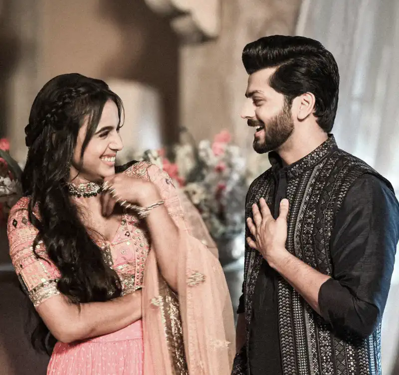 Chemistry Alert! :Abhishek Nigam and Sayli Salunkhe's On-Screen Romance is Winning Hearts