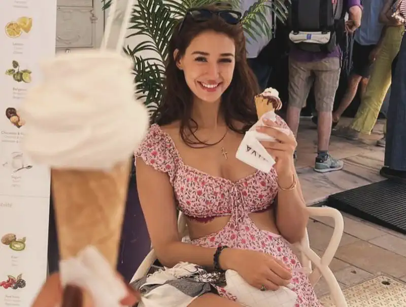  Disha Patani tops the weekly list of IMdB's popular Indian celebrities