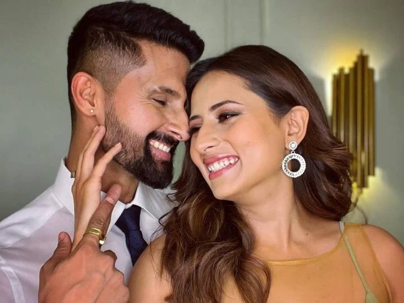 Dreamiyata Delight: Ravie Dubey and Sargun Mehta's Debut Song Receives Love