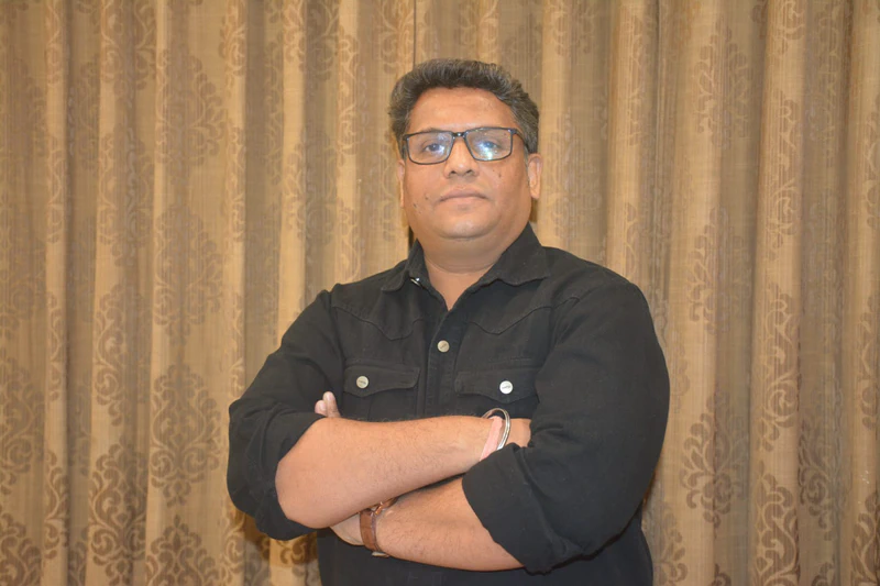 Mangesh Kangane marks debut as music composer in Apsara 