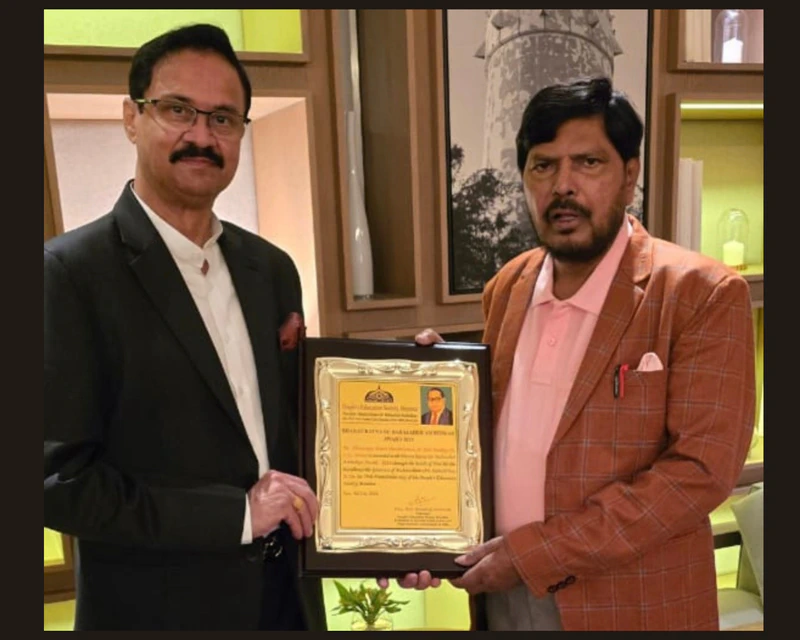 Masala King Dhananjay Datar receives Bharat Ratna Dr Babasaheb Ambedkar Award 2024 in Dubai