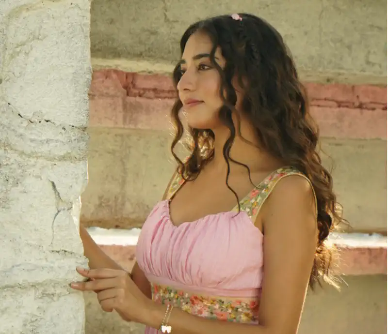  Nikeet Dhillon: She is a fierce daughter and a vulnerable lover