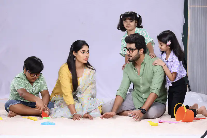 Punha Kartavya Aahe: Will Vasu manage to build a bond with Chinu and Manu?
