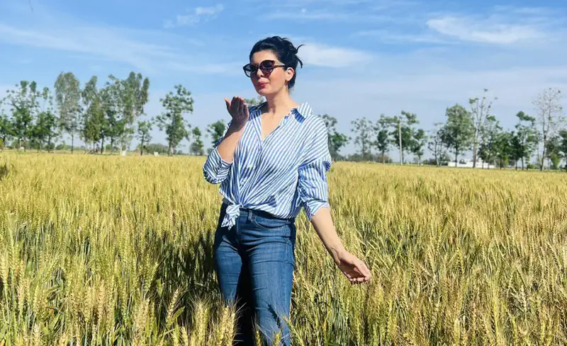Punjabi superstar Ihana Dhillon enjoys her 'DDLJ' moment in Punjab