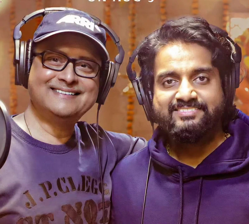 Recreation of the famous song Dum Dum Dum Dum Dumru Vaje in 'Navra Maza Navsacha 2'